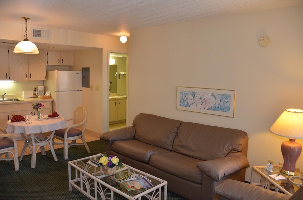 Cypress Cove Nudist Resort Пойнсиана Номер фото