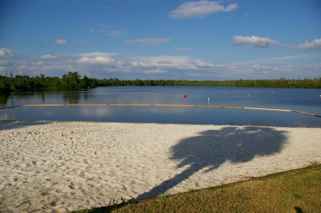 Cypress Cove Nudist Resort Пойнсиана Экстерьер фото