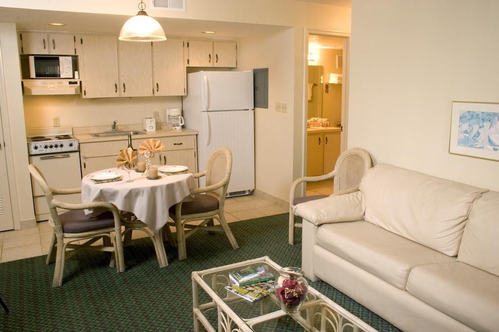 Cypress Cove Nudist Resort Пойнсиана Номер фото