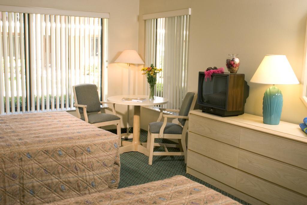 Cypress Cove Nudist Resort Пойнсиана Экстерьер фото